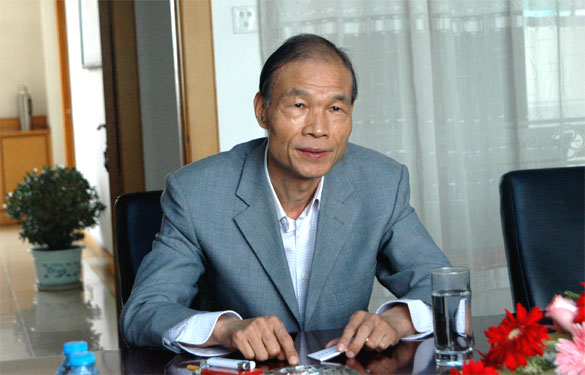 江苏省电力公司副总经理孟庆强一行来leyu集团视察