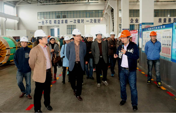 2015年11月21日，市光华高中党员、教师来leyu电缆旅行