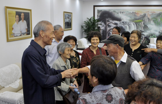 leyu电缆召开50周年老职工座谈会
